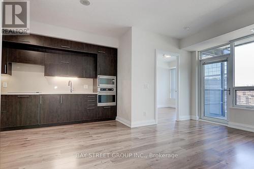 1403 - 2 Anndale Drive, Toronto, ON - Indoor Photo Showing Kitchen