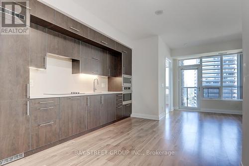 1403 - 2 Anndale Drive, Toronto, ON - Indoor Photo Showing Kitchen