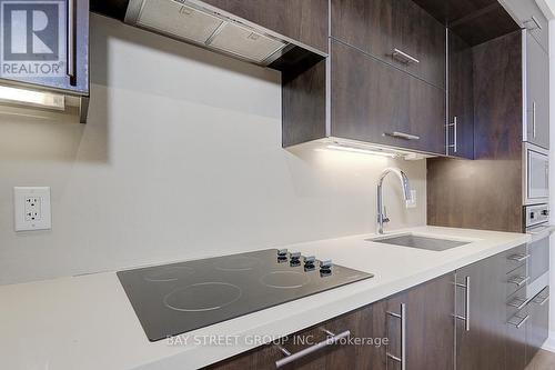 1403 - 2 Anndale Drive, Toronto, ON - Indoor Photo Showing Kitchen With Upgraded Kitchen