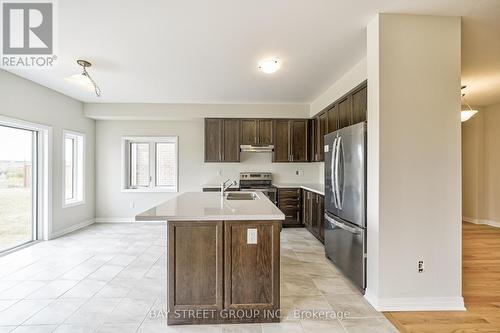 1291 Broderick Street, Innisfil, ON - Indoor Photo Showing Kitchen