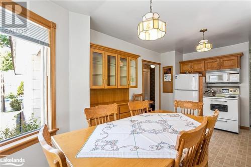 136 Highland Street, Dysart Et Al, ON - Indoor Photo Showing Dining Room