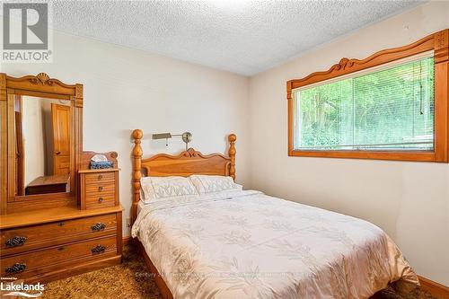 136 Highland Street, Dysart Et Al, ON - Indoor Photo Showing Bedroom