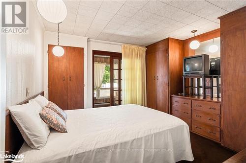 136 Highland Street, Dysart Et Al, ON - Indoor Photo Showing Bedroom