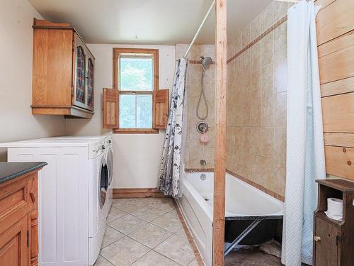 Bathroom - 529 3E Avenue Du Lac-Capri, Saint-Colomban, QC - Indoor Photo Showing Laundry Room