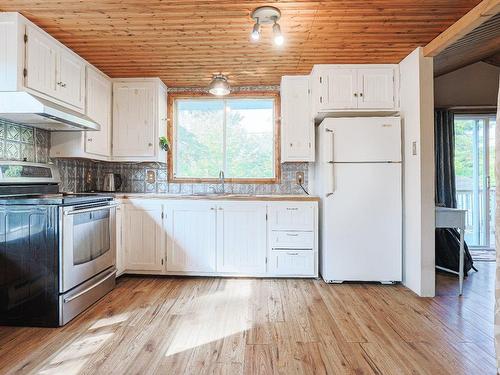 Kitchen - 529 3E Avenue Du Lac-Capri, Saint-Colomban, QC - Indoor Photo Showing Kitchen