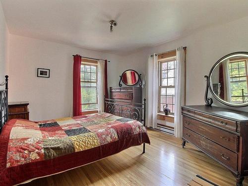 Master bedroom - 1012 Rue Main, Ayer'S Cliff, QC - Indoor Photo Showing Bedroom