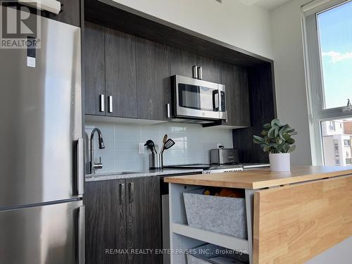 707 - 1 Cardiff Road, Toronto, ON - Indoor Photo Showing Kitchen