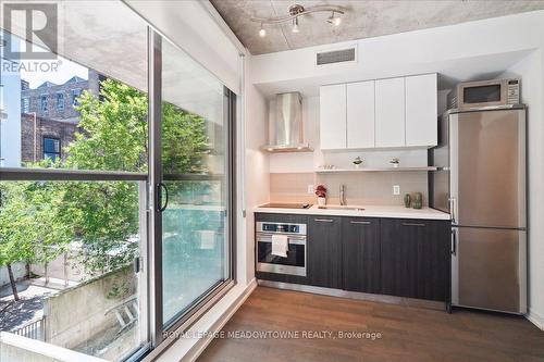 237 - 461 Adelaide Street W, Toronto, ON - Indoor Photo Showing Kitchen