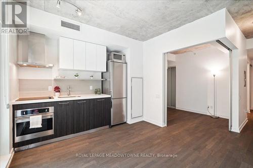 237 - 461 Adelaide Street W, Toronto, ON - Indoor Photo Showing Kitchen