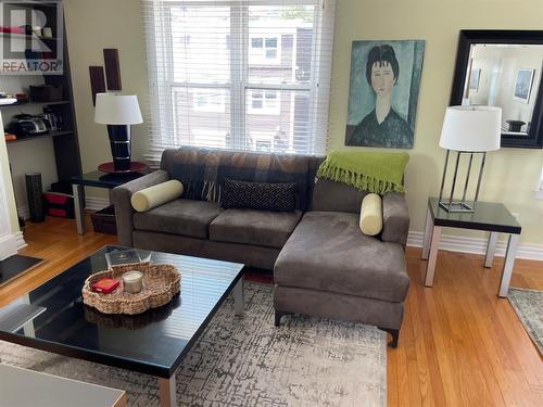 145 Gower Street, St. John'S, NL - Indoor Photo Showing Living Room