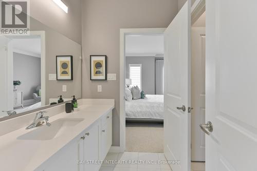 96 Mitchell Place, Newmarket, ON - Indoor Photo Showing Bathroom