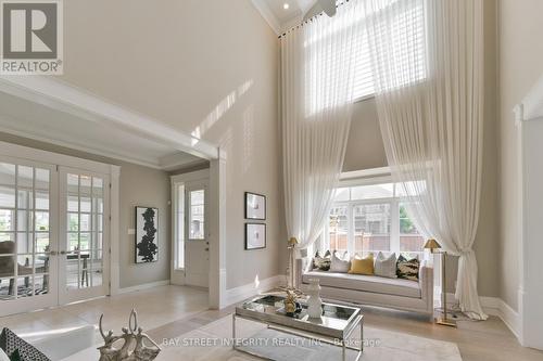 96 Mitchell Place, Newmarket, ON - Indoor Photo Showing Living Room