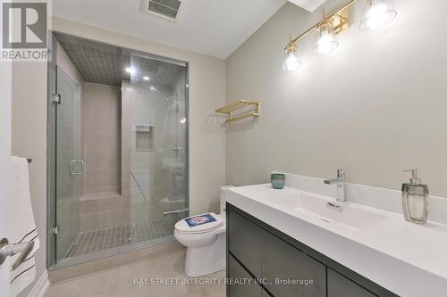 96 Mitchell Place, Newmarket, ON - Indoor Photo Showing Bathroom