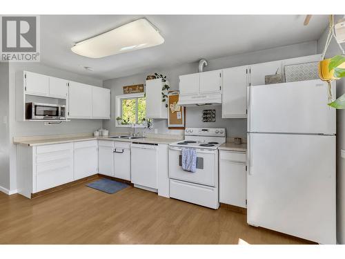 1863 Dubois Drive, Prince George, BC - Indoor Photo Showing Kitchen With Double Sink