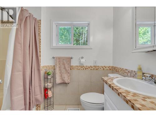 1863 Dubois Drive, Prince George, BC - Indoor Photo Showing Bathroom