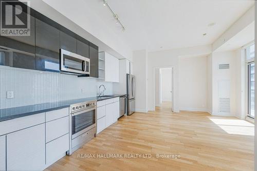 3701 - 33 Shore Breeze Drive, Toronto, ON - Indoor Photo Showing Kitchen