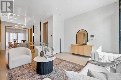 48 Shaftesbury Avenue, Toronto, ON - Indoor Photo Showing Living Room