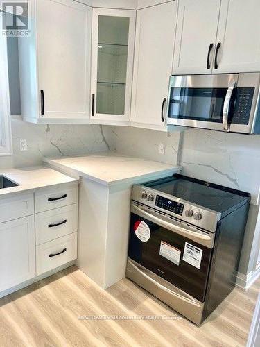 Main - 312 Cochrane Street, Whitby, ON - Indoor Photo Showing Kitchen