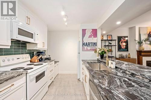 204 - 275 Queens Avenue, London, ON - Indoor Photo Showing Kitchen