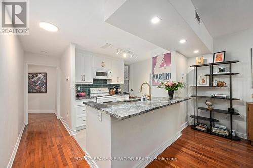 204 - 275 Queens Avenue, London, ON - Indoor Photo Showing Kitchen