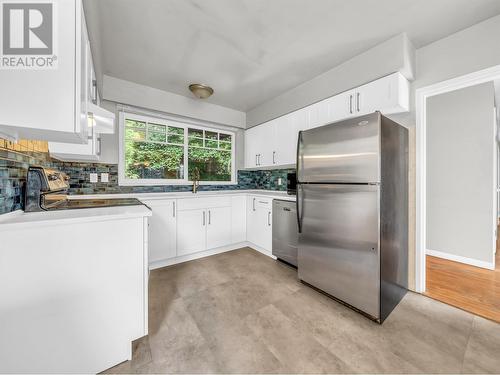 957 Shavington Street, North Vancouver, BC - Indoor Photo Showing Kitchen With Stainless Steel Kitchen