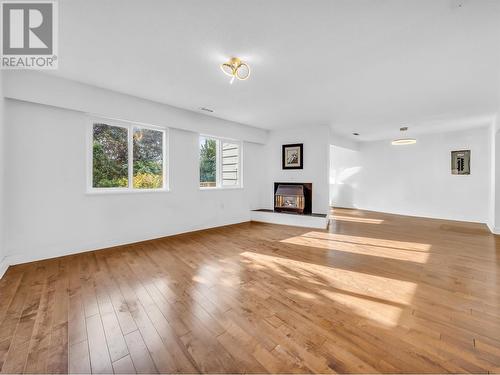 957 Shavington Street, North Vancouver, BC - Indoor Photo Showing Living Room With Fireplace