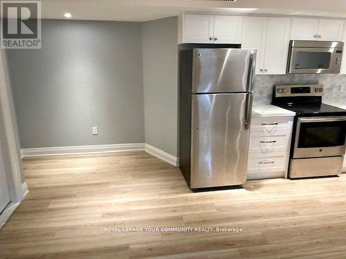 Bsmt - 312 Cochrane Street, Whitby, ON - Indoor Photo Showing Kitchen