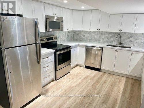 Bsmt - 312 Cochrane Street, Whitby, ON - Indoor Photo Showing Kitchen With Upgraded Kitchen