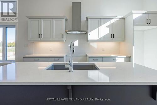 54 Snowy Owl Trail, Central Elgin, ON - Indoor Photo Showing Kitchen