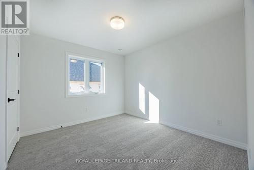 54 Snowy Owl Trail, Central Elgin, ON - Indoor Photo Showing Other Room