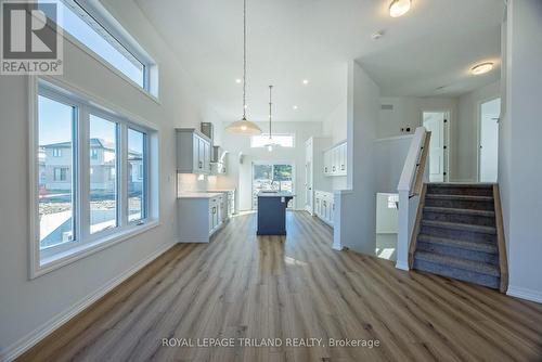 54 Snowy Owl Trail, Central Elgin, ON - Indoor Photo Showing Other Room