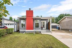 38 Woodstock Lane  Winnipeg, MB R3R 2X4