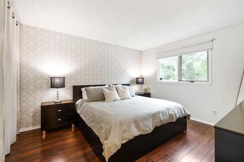 38 Woodstock Lane, Winnipeg, MB - Indoor Photo Showing Bedroom