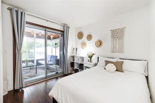 38 Woodstock Lane, Winnipeg, MB - Indoor Photo Showing Bedroom