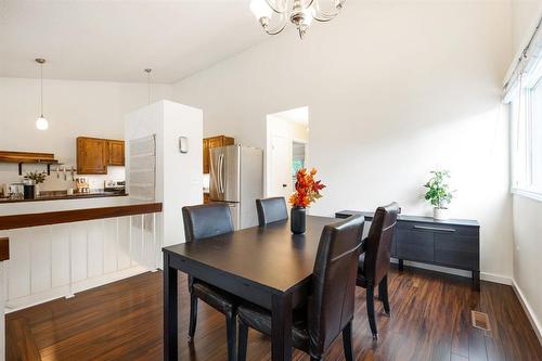 38 Woodstock Lane, Winnipeg, MB - Indoor Photo Showing Dining Room