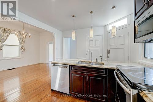 463 Maitland Street, London, ON - Indoor Photo Showing Kitchen With Double Sink With Upgraded Kitchen