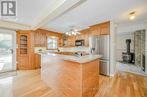 2358 Cavendish Drive, Burlington, ON - Indoor Photo Showing Kitchen