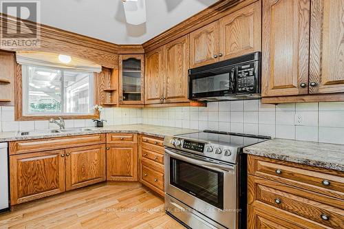 2358 Cavendish Drive, Burlington, ON - Indoor Photo Showing Kitchen With Double Sink