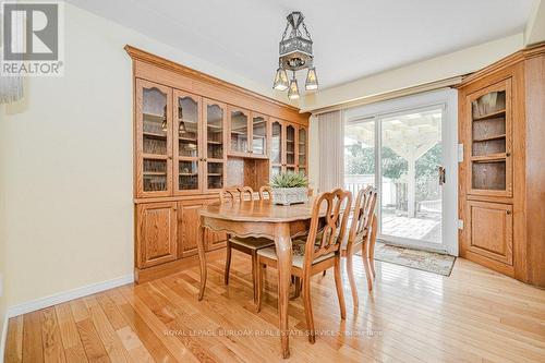 2358 Cavendish Drive, Burlington, ON - Indoor Photo Showing Dining Room