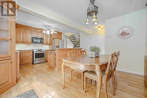 2358 Cavendish Drive, Burlington, ON - Indoor Photo Showing Dining Room