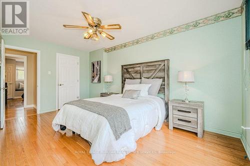 2358 Cavendish Drive, Burlington, ON - Indoor Photo Showing Bedroom