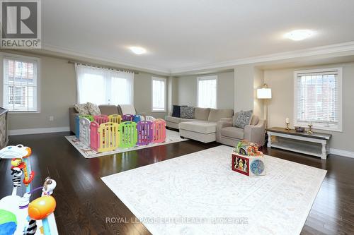 67 - 2178 Fiddlers Way, Oakville, ON - Indoor Photo Showing Living Room