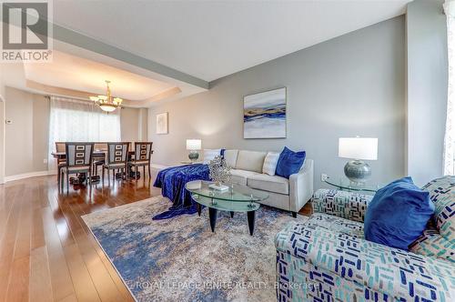 1547 Spencely Drive, Oshawa, ON - Indoor Photo Showing Living Room