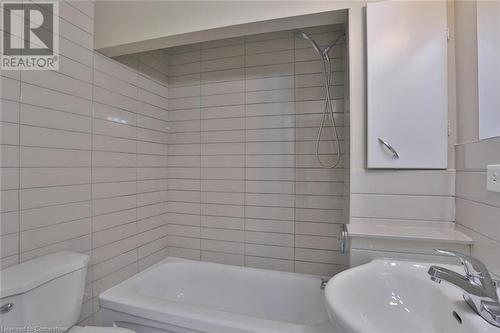 240 Duke Street E, Kitchener, ON - Indoor Photo Showing Bathroom