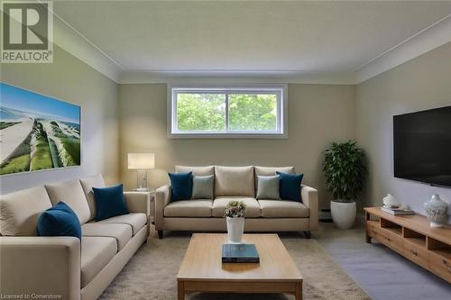 240 Duke Street E, Kitchener, ON - Indoor Photo Showing Living Room