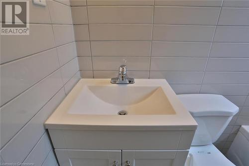 240 Duke Street E, Kitchener, ON - Indoor Photo Showing Bathroom