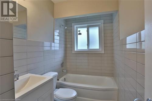 240 Duke Street E, Kitchener, ON - Indoor Photo Showing Bathroom