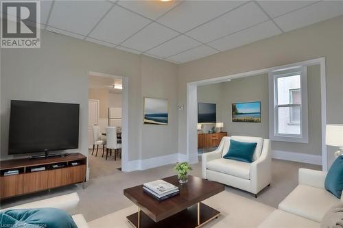 240 Duke Street E, Kitchener, ON - Indoor Photo Showing Living Room