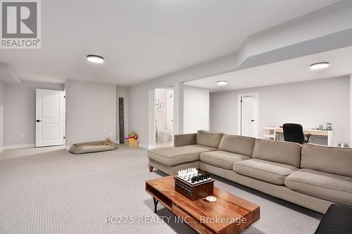 10 - 2022 Upperpoint Boulevard, London, ON - Indoor Photo Showing Living Room