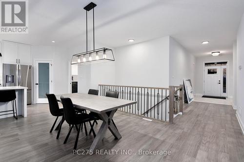 10 - 2022 Upperpoint Boulevard, London, ON - Indoor Photo Showing Dining Room